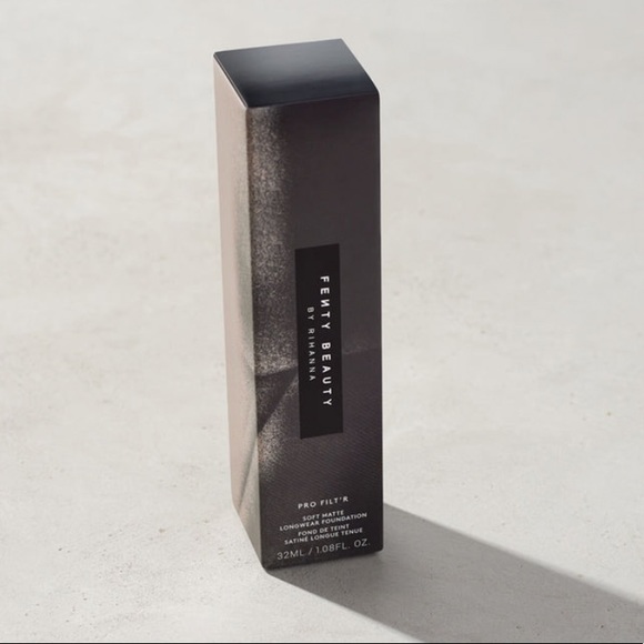 FENTY BEAUTY PRO FILT'R SOFT MATTE LONGWEAR FOUNDATION - Picture 3 of 3